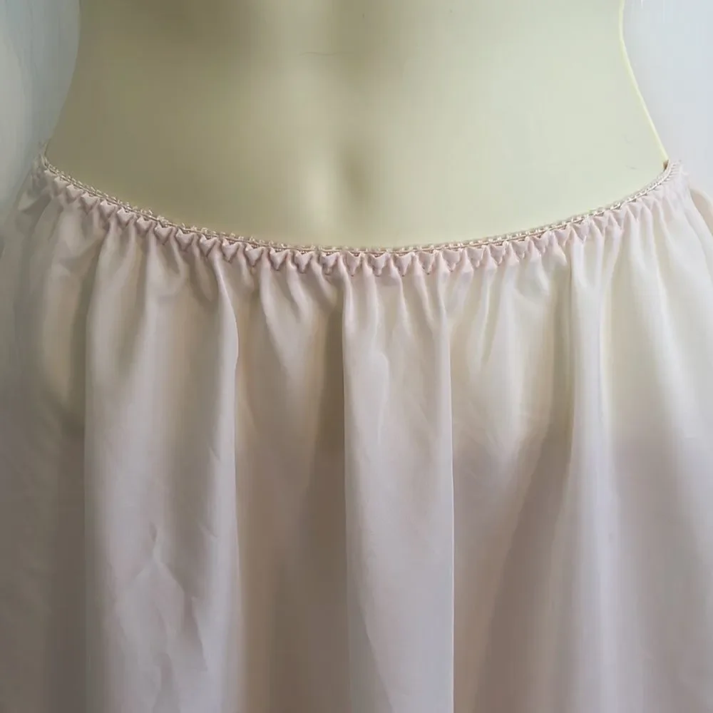 Vtg Wondermaid extremely light pink full skirt half slip - Picture 4 of 7